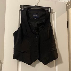 Banana Republic Black Vest, size 4, like new!